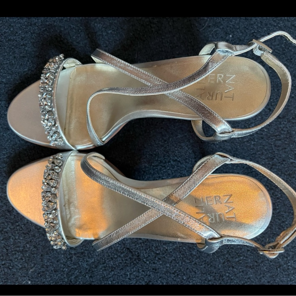 Naturalizer- Kia- silver leather